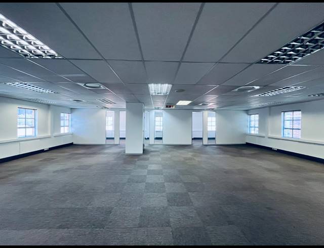 412M² OFFICE TO LET IN FOURWAYS